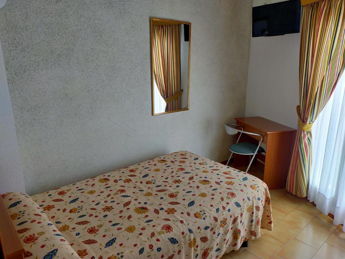 Hostal Casa Pepe Tauste Buitenkant foto